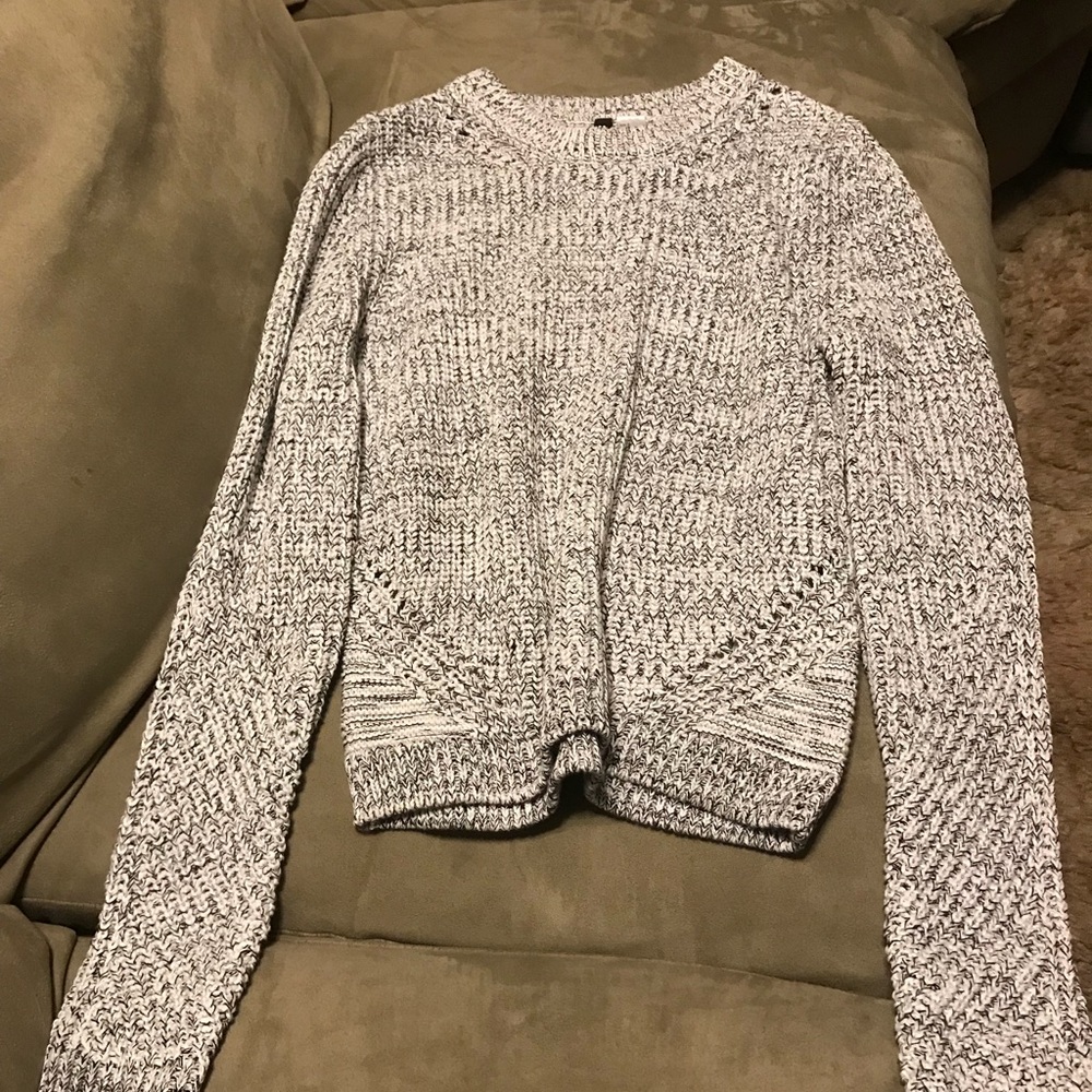 Ladies sweater size small